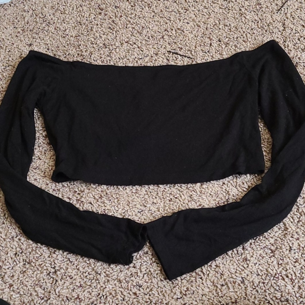 Like new long sleeve crop top - Picture 6 of 6